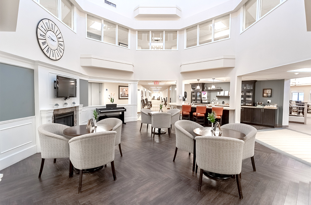 Common area with a lounge bar at Masonville Manor Retirement Residence in London
