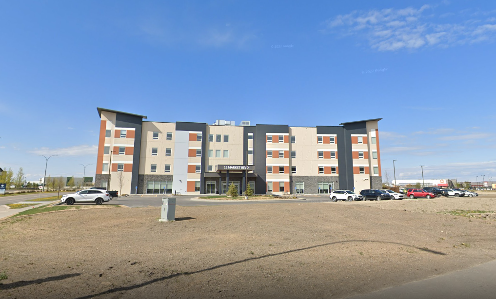 image of the front entrance of Brookside Lodge Care Community in Surrey