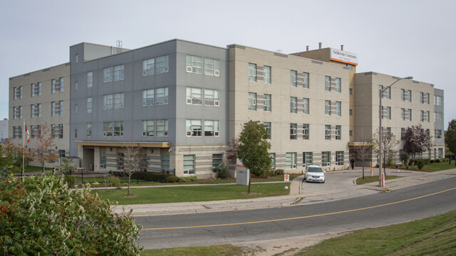 image of front entrance of Fieldstone Commons Care Community in Scarborough