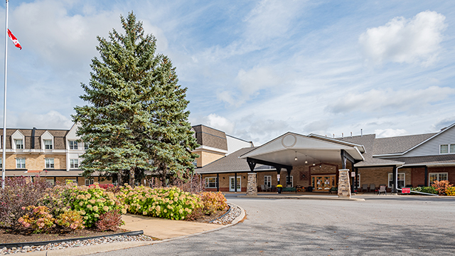 image of the front entrance of Cedarvale Lodge Retirement Residence in Keswick
