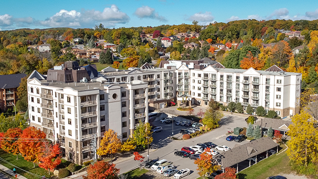 exterior shot of Waterford Barrie Retirement Residence in Barrie