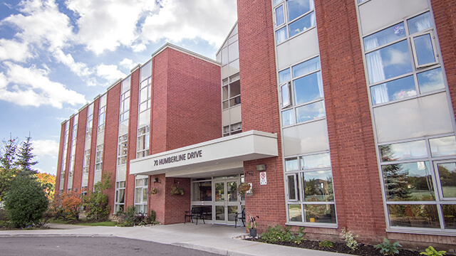 image of front entrance of Deerwood Creek Care Community in Etobicoke